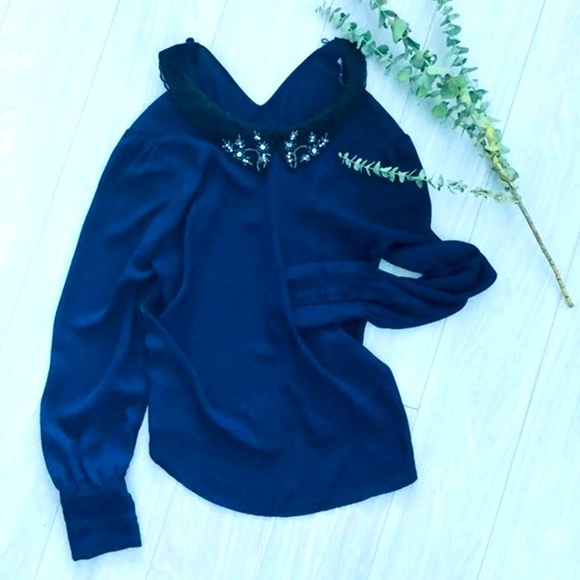 Blouse w/ collar detail in black & blue - Picture 1 of 4